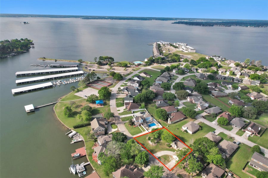 Property photo for 6878 Kingston Cove Lane, Willis, TX