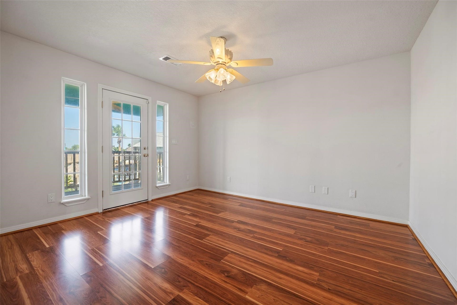 1315 Edwards Drive, Dickinson, TX 77539