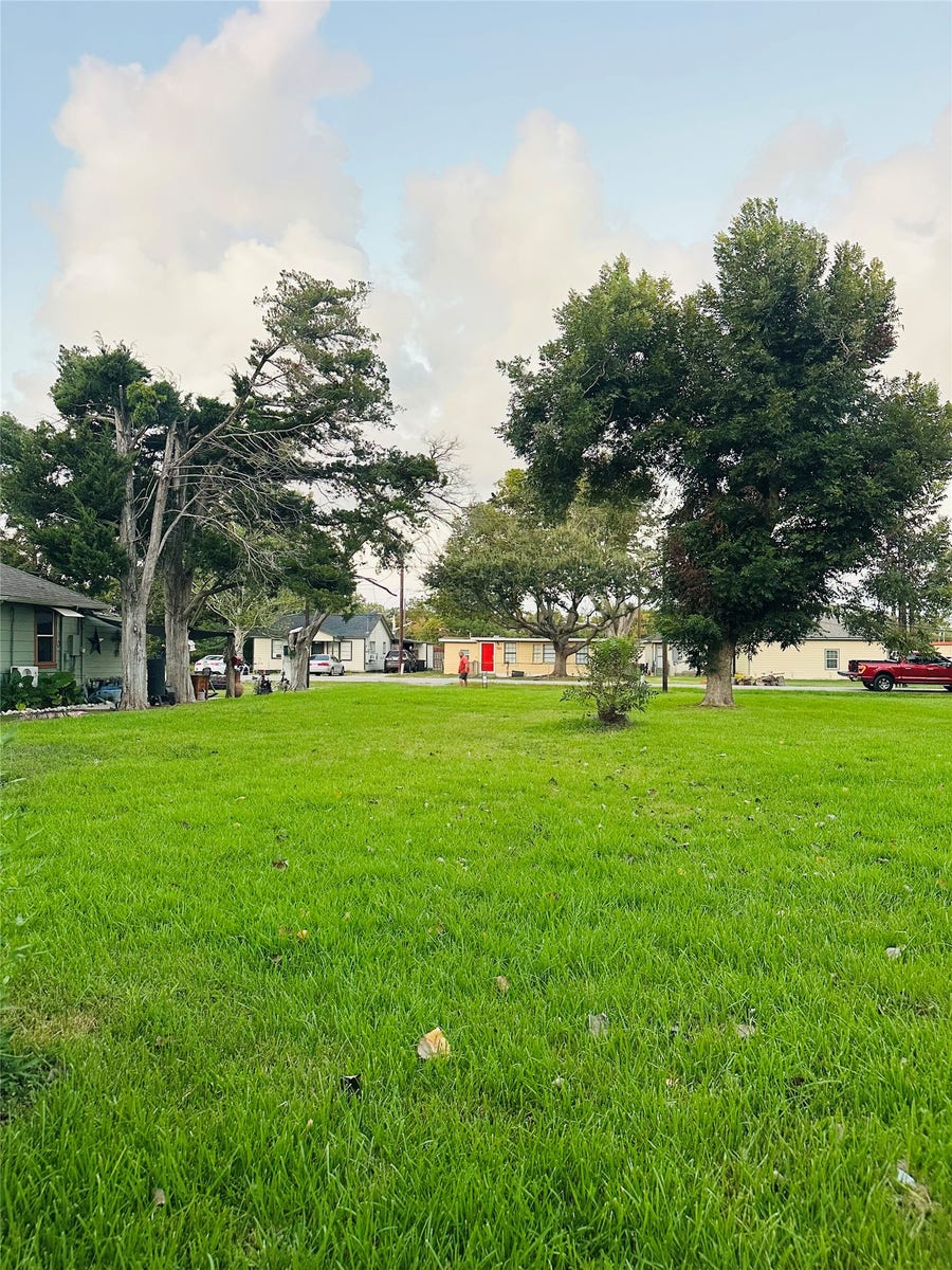 Property photo for 0 Vine Street, Clute, TX
