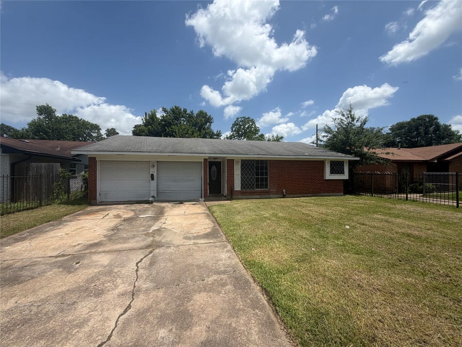 Property photo for 6119 Standing Oaks Street, Houston, TX