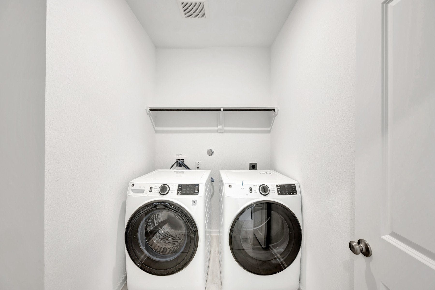 347 West Rose Marie Lane, Montgomery, TX 77356 Laundry room