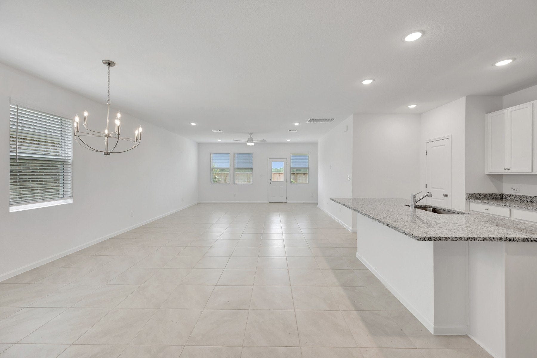 347 West Rose Marie Lane, Montgomery, TX 77356 Bright and airy living area