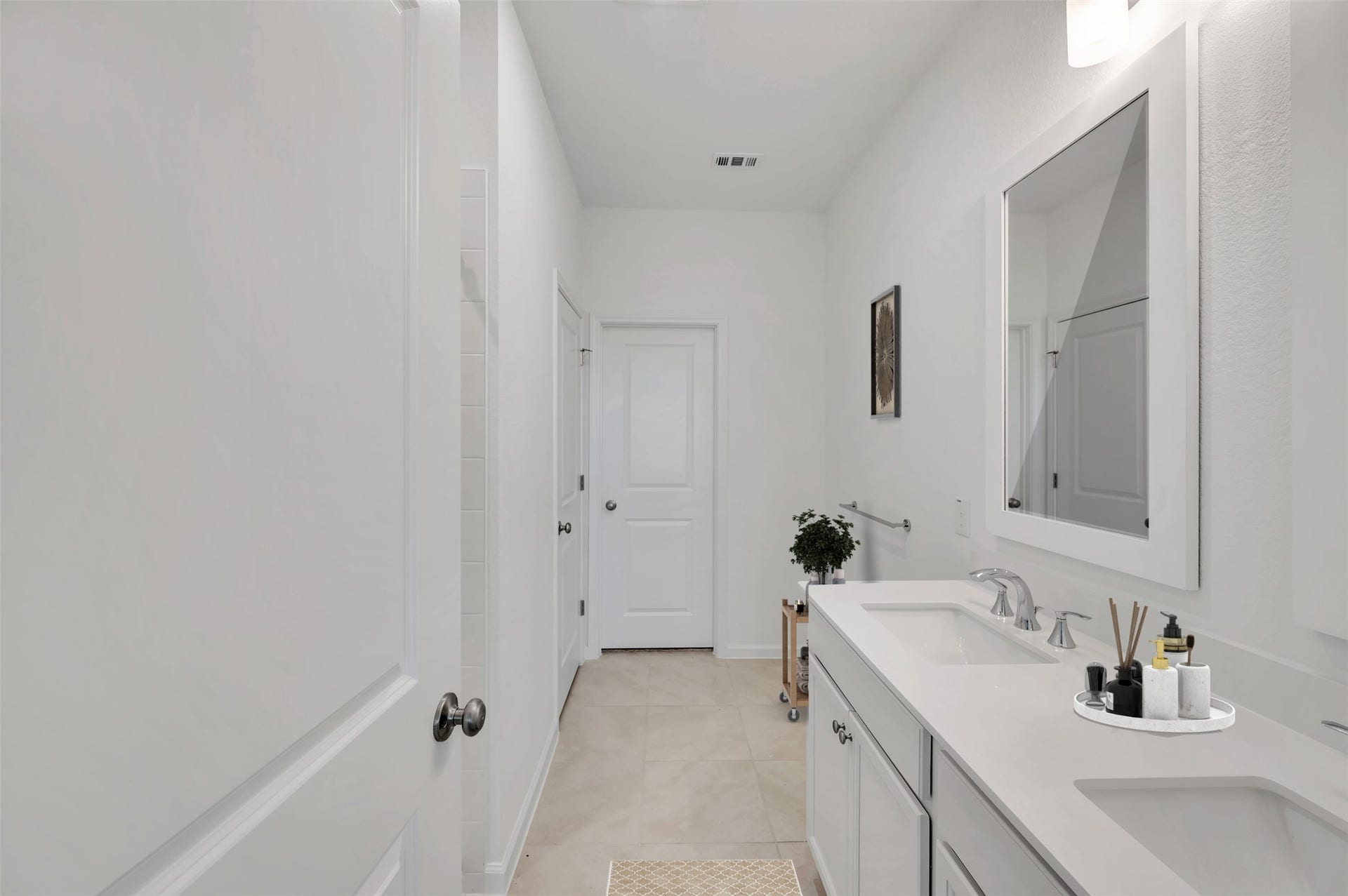 347 West Rose Marie Lane, Montgomery, TX 77356 Relaxing primary bath