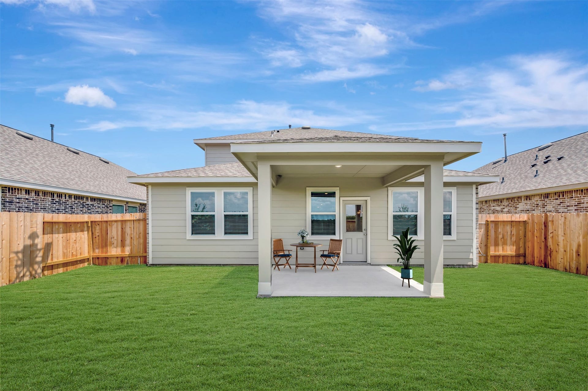 347 West Rose Marie Lane, Montgomery, TX 77356 Amazing backyard with covered patio