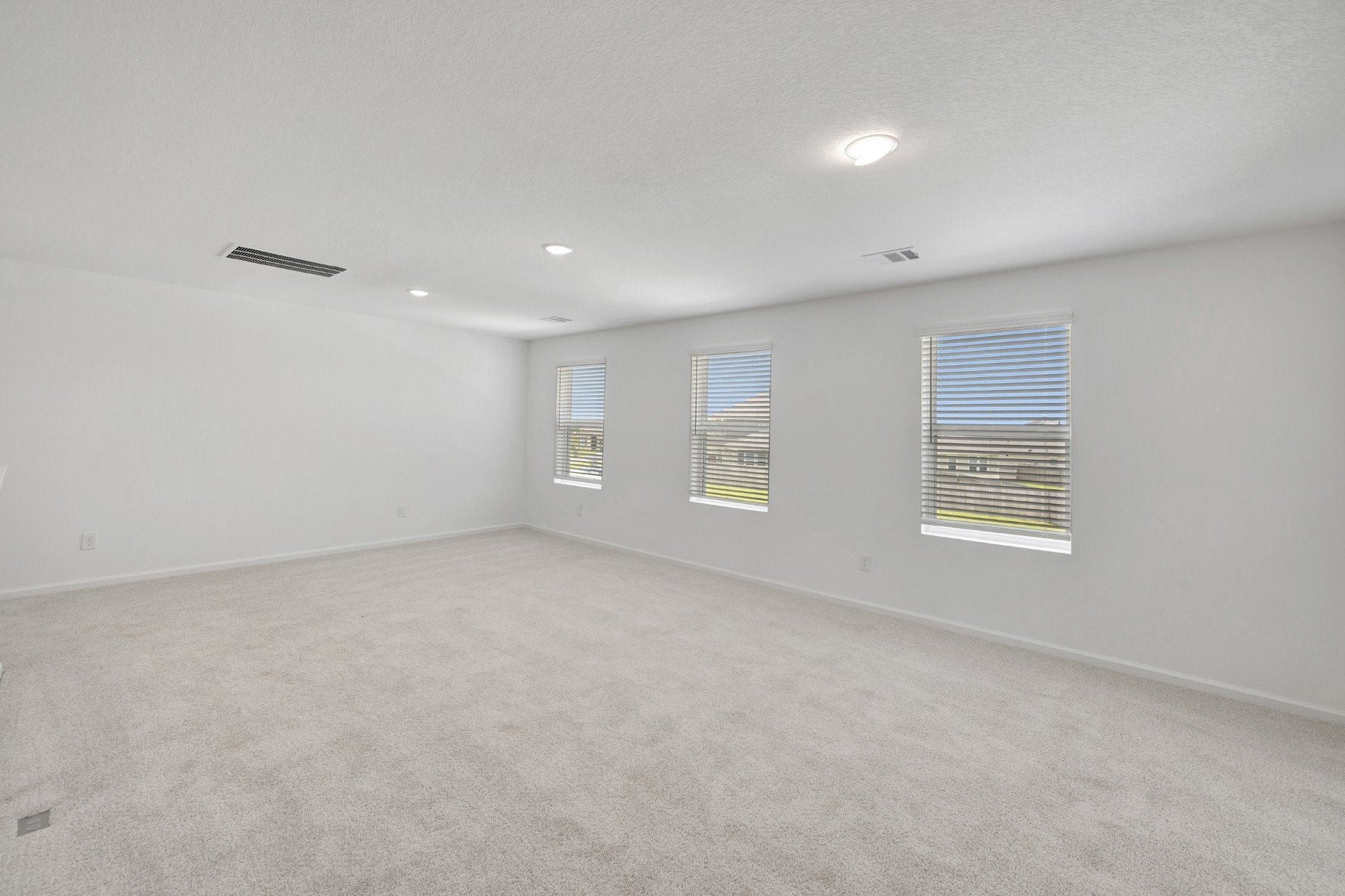 347 West Rose Marie Lane, Montgomery, TX 77356 Huge loft upstairs