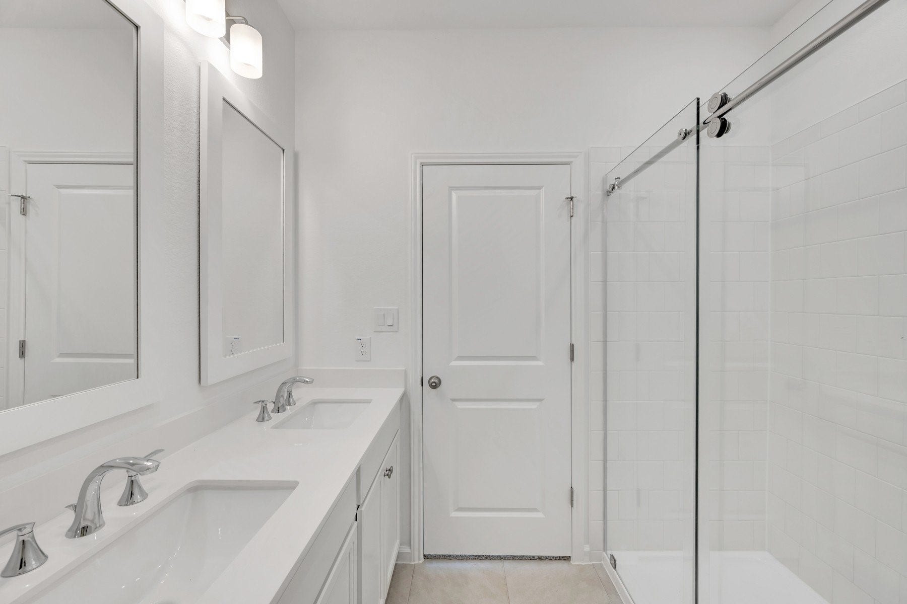 347 West Rose Marie Lane, Montgomery, TX 77356 Serene primary bath