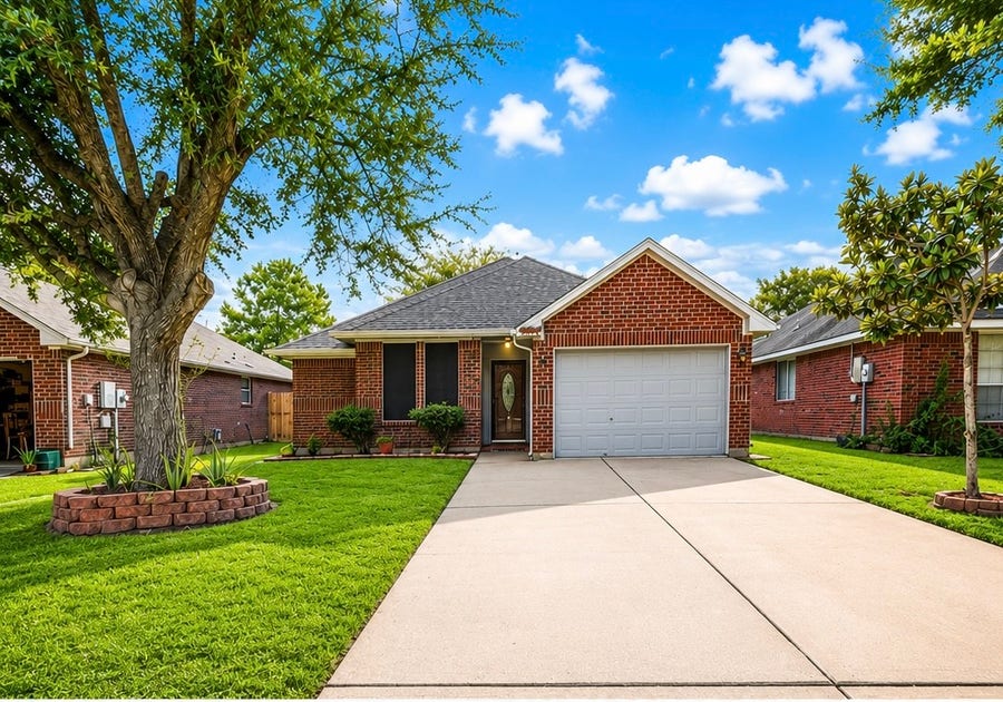 Property photo for 3043 Overland Trail, Dickinson, TX