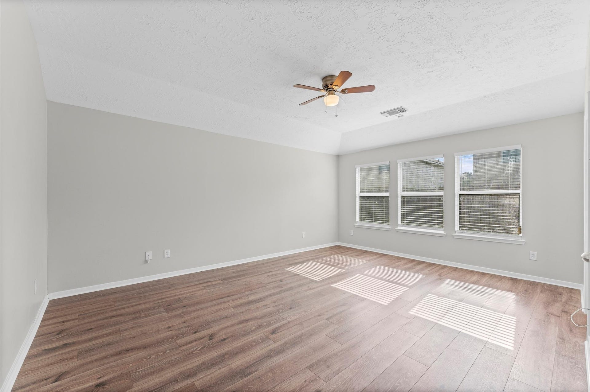 21218 Rezanof Road, Humble, TX 77338 21218 Rezanof Road, Humble, TX 77338