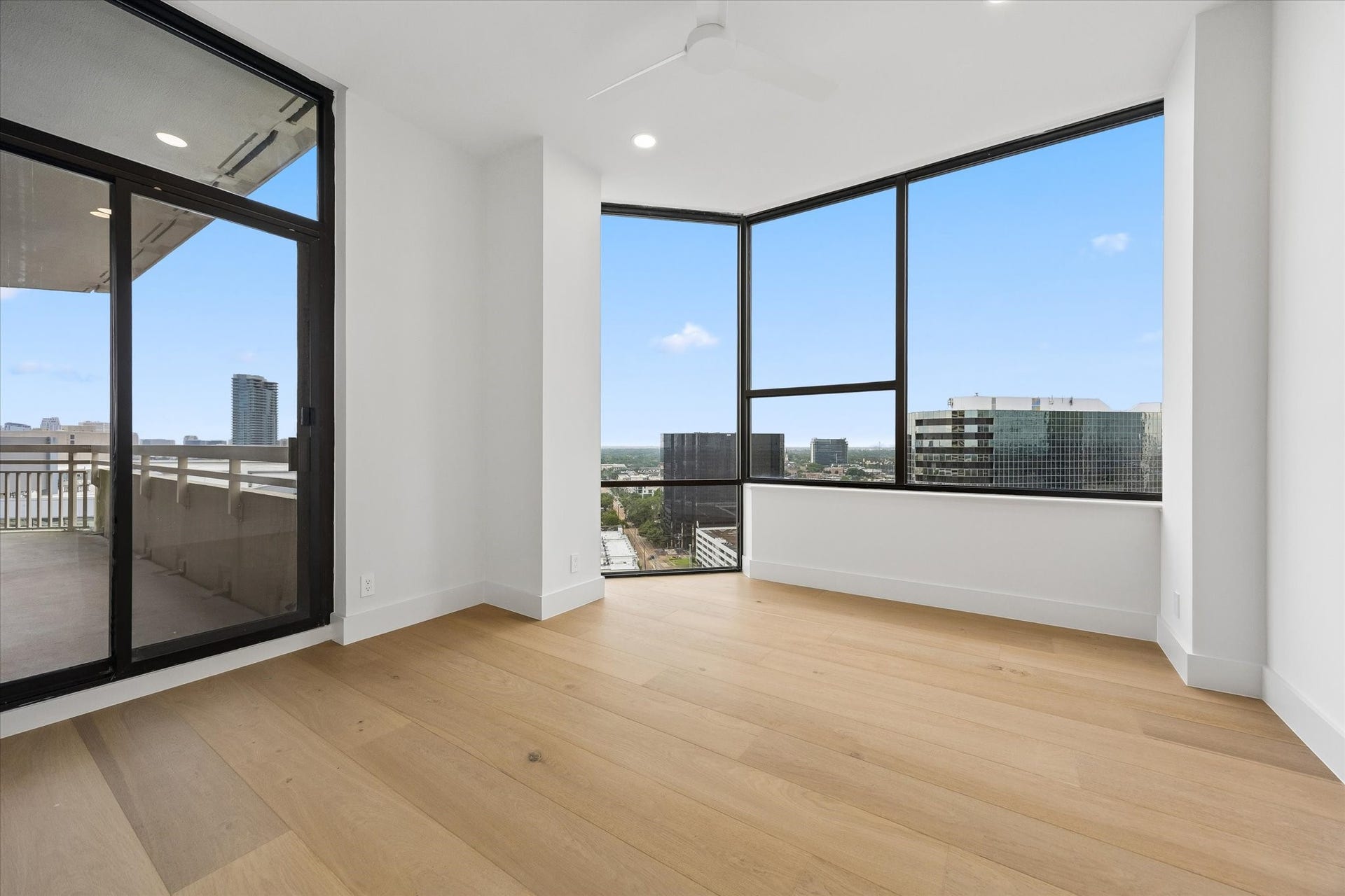 14 Greenway Plaza, #19R, Houston, TX 77046