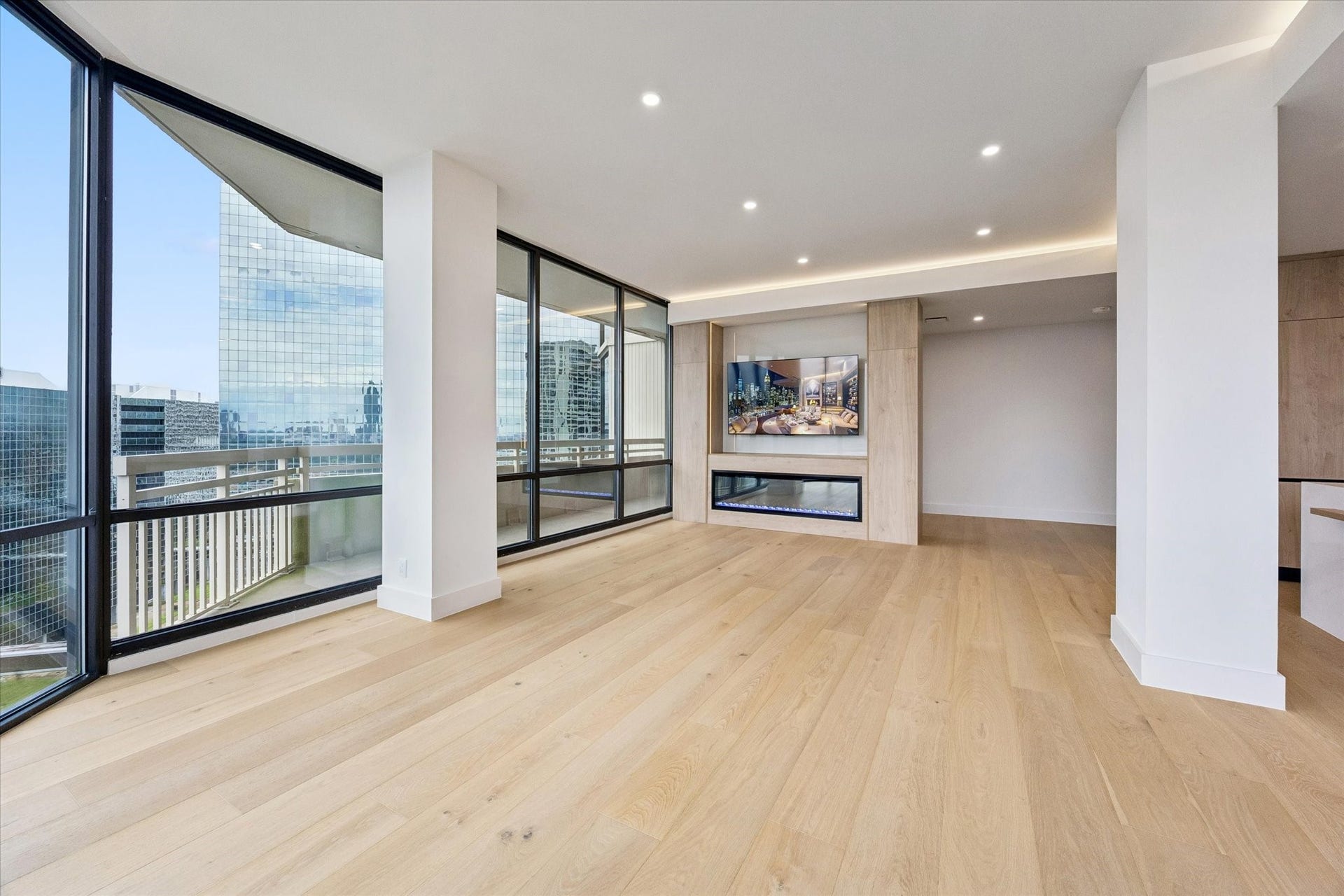 14 Greenway Plaza, #19R, Houston, TX 77046