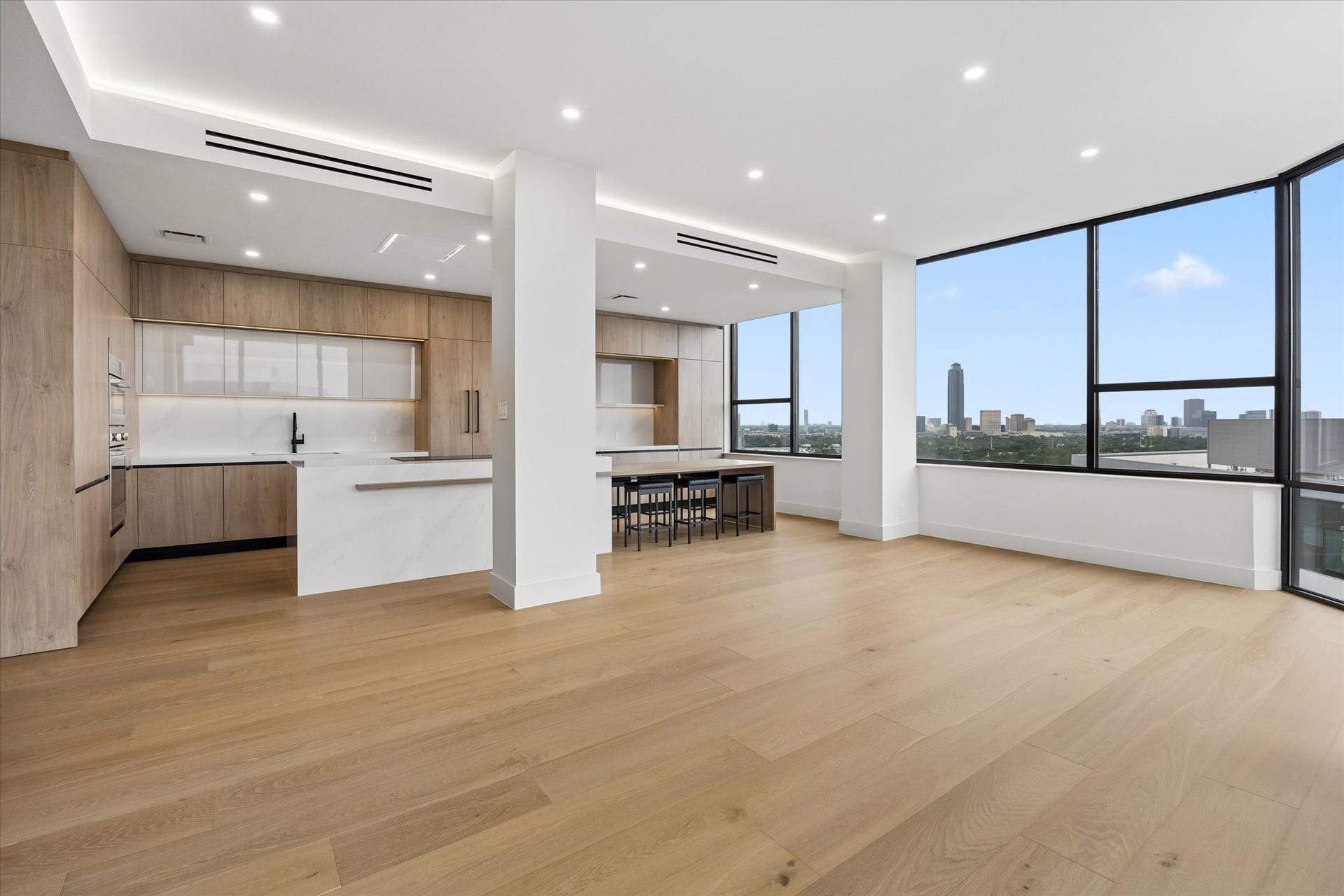 14 Greenway Plaza, #19R, Houston, TX 77046