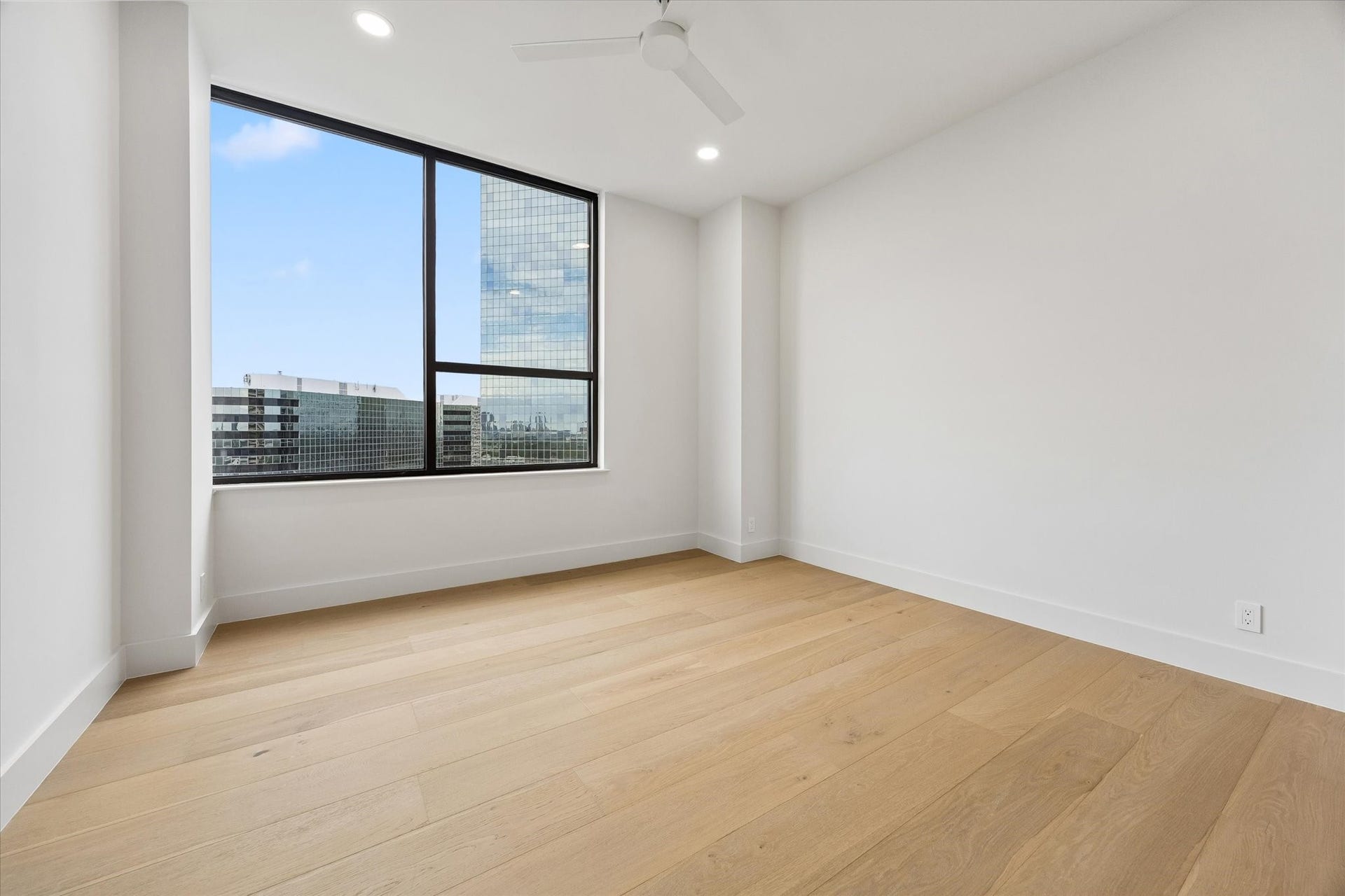 14 Greenway Plaza, #19R, Houston, TX 77046
