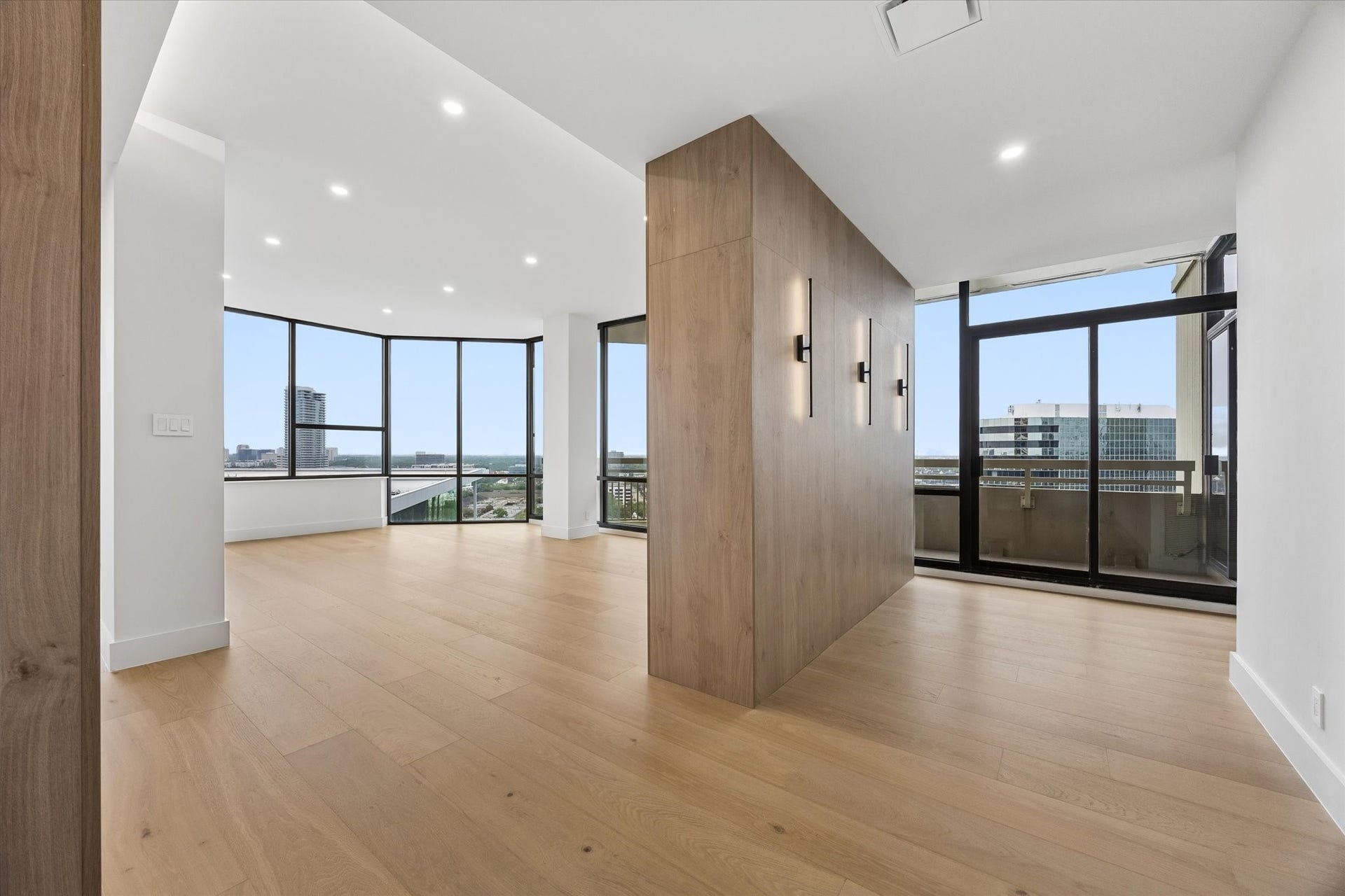 14 Greenway Plaza, #19R, Houston, TX 77046