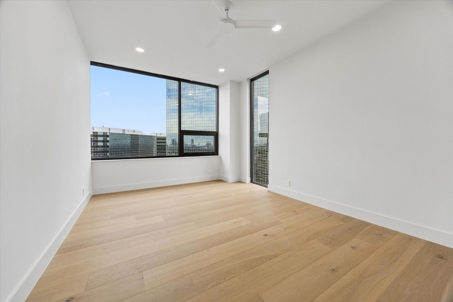 14 Greenway Plaza, #19R, Houston, TX 77046