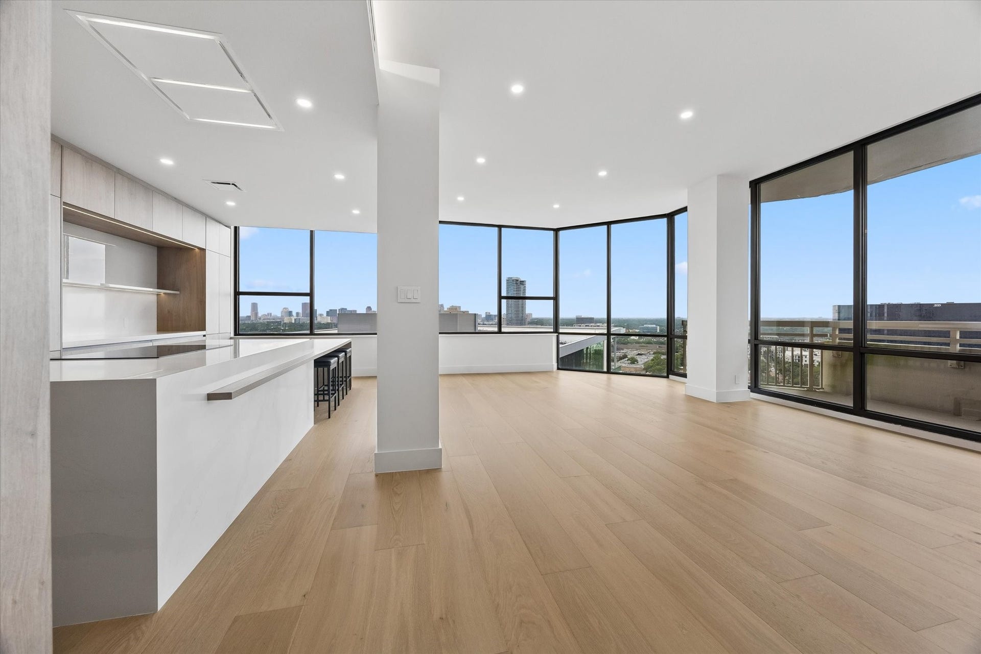 14 Greenway Plaza, #19R, Houston, TX 77046