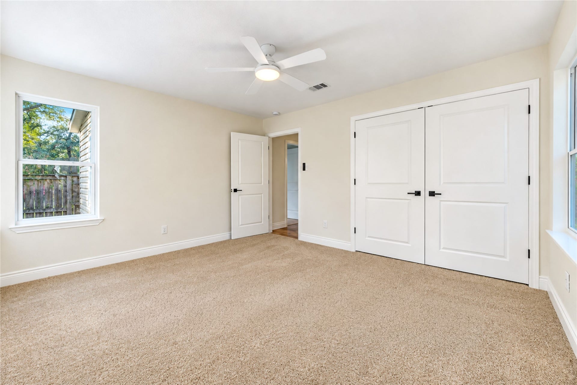 1110 18th Avenue N, Texas City, TX 77590 1110 18th Avenue N, Texas City, TX 77590