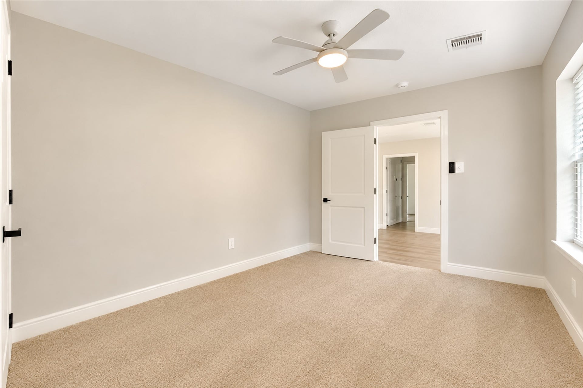 1110 18th Avenue N, Texas City, TX 77590 1110 18th Avenue N, Texas City, TX 77590
