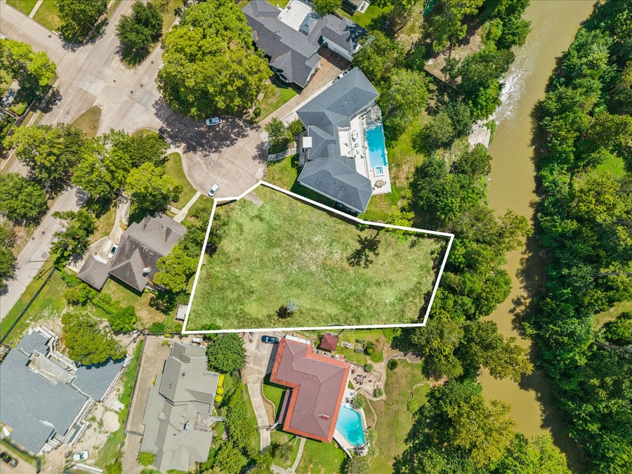 Property photo for 3 Plantation Road, Houston, TX