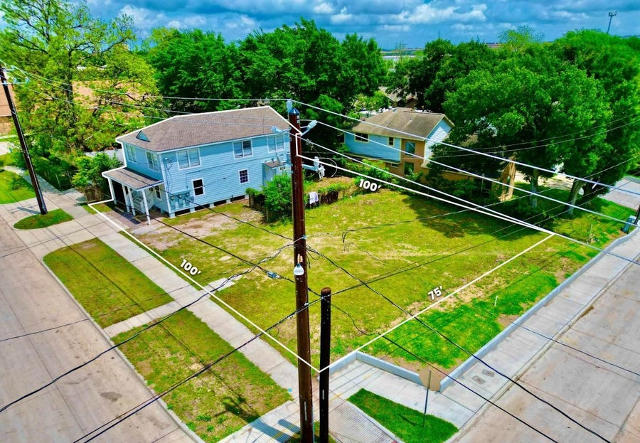 Property photo for 307 S 79th Street, Houston, TX