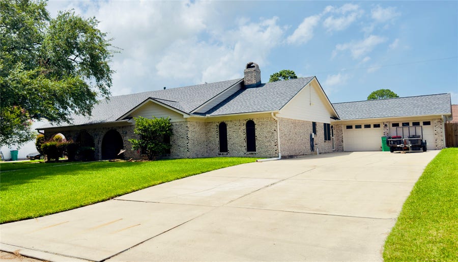 Property photo for 4804 Country Club View, Baytown, TX