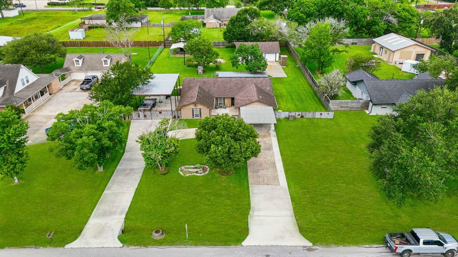 Property photo for 2608 Lazy Bend Street, Pearland, TX
