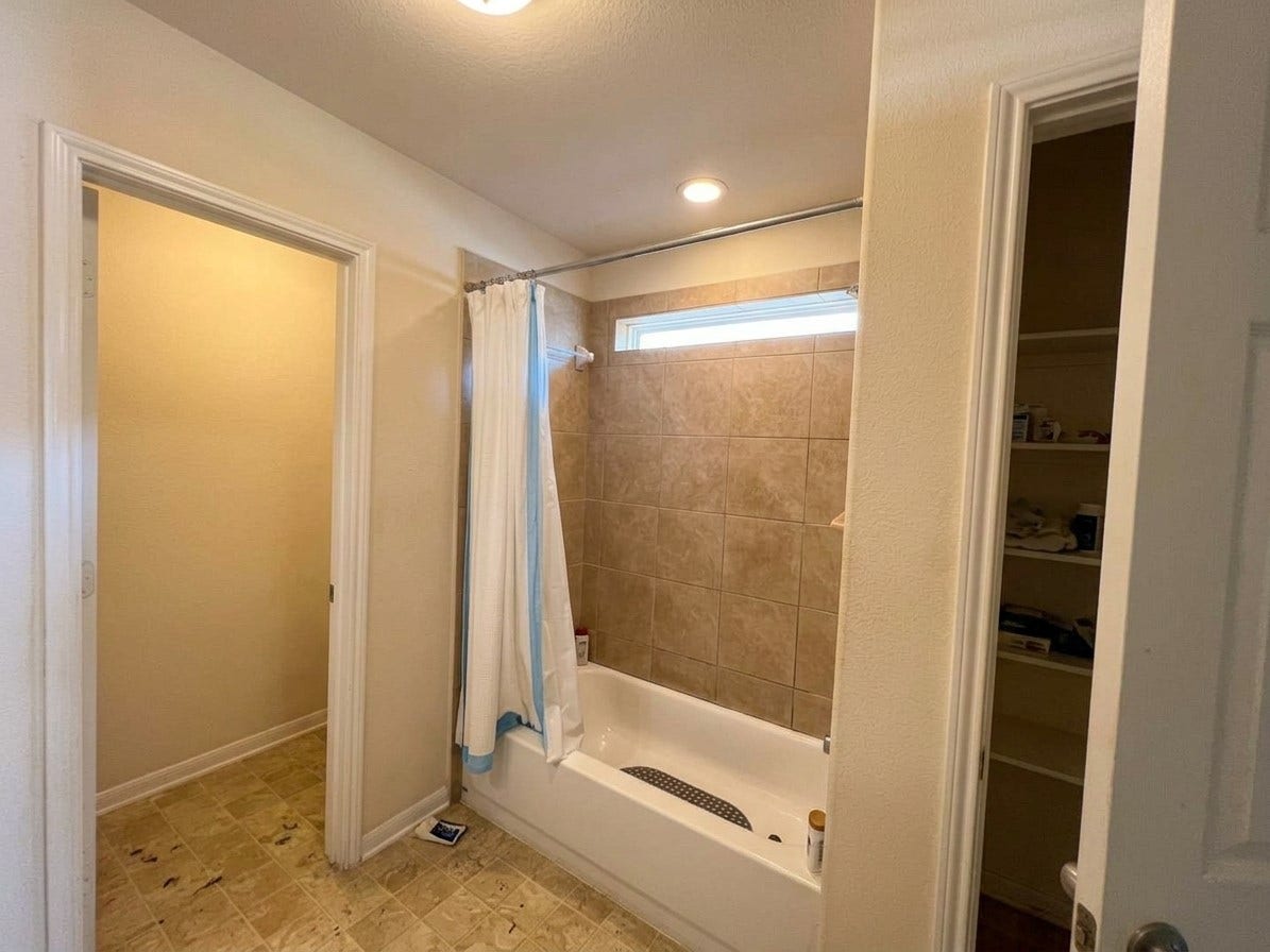 8135 Quiet Prairie Trail, Houston, TX 77049 8135 Quiet Prairie Trail, Houston, TX 77049