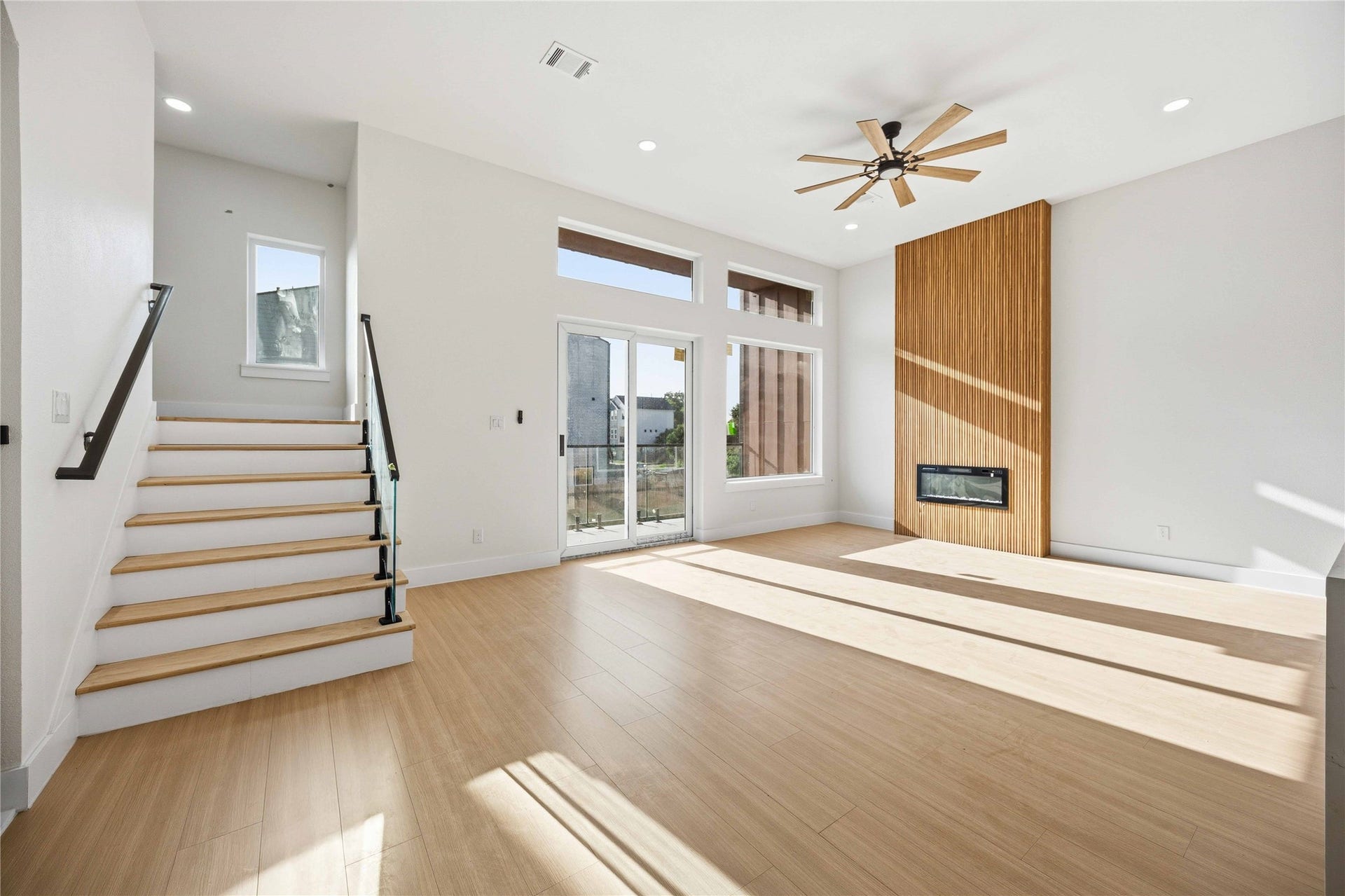 9219 Noel Street, #C/D, Houston, TX 77033 Photos are from previous build. Final product may be slightly different.