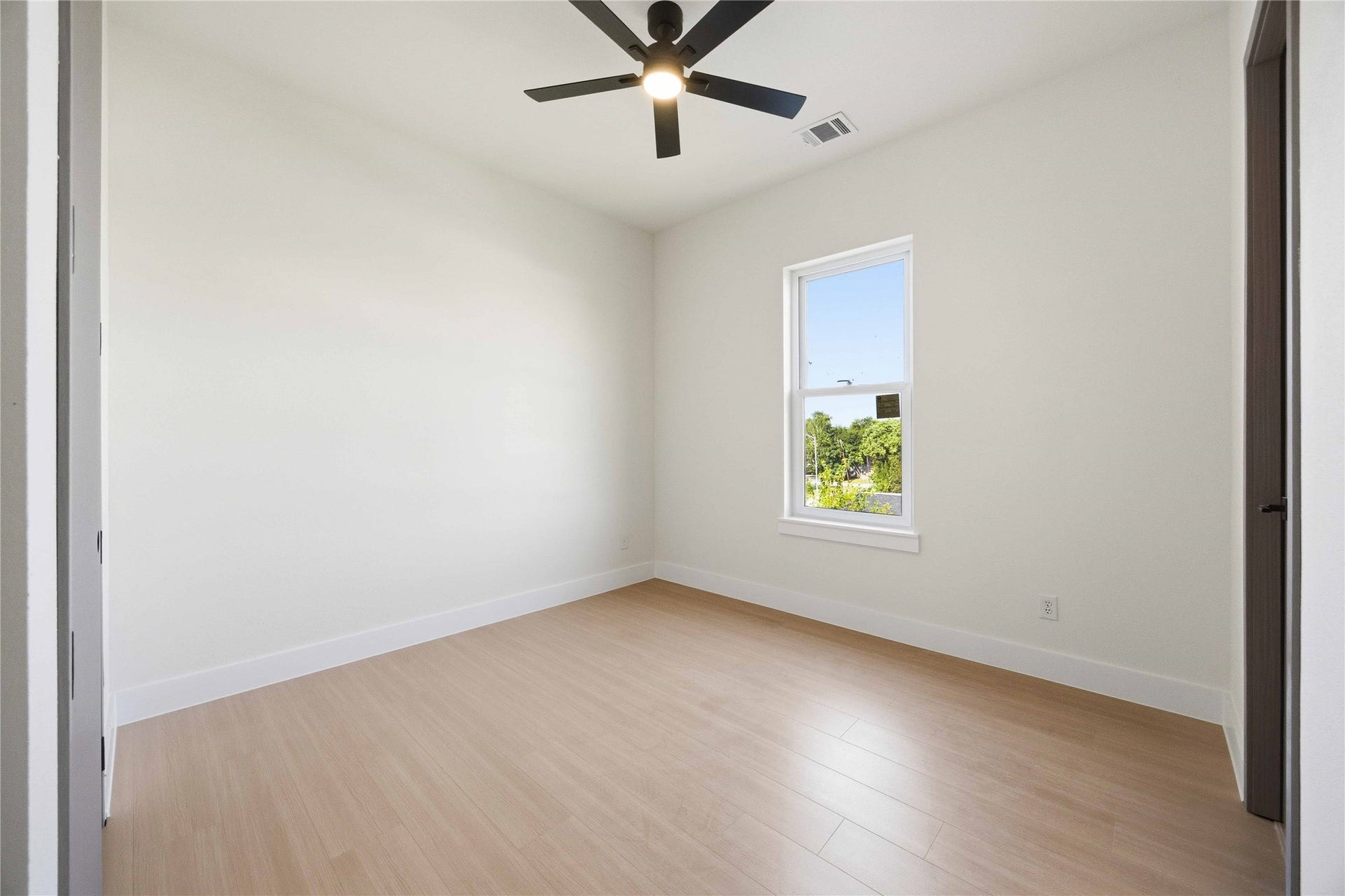 9219 Noel Street, #C/D, Houston, TX 77033 9219 Noel Street, #C/D, Houston, TX 77033