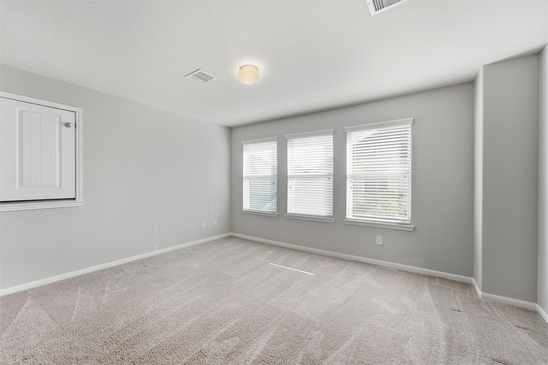 404 Westwood Drive, League City, TX 77573 Family Room/Game Room Upstairs