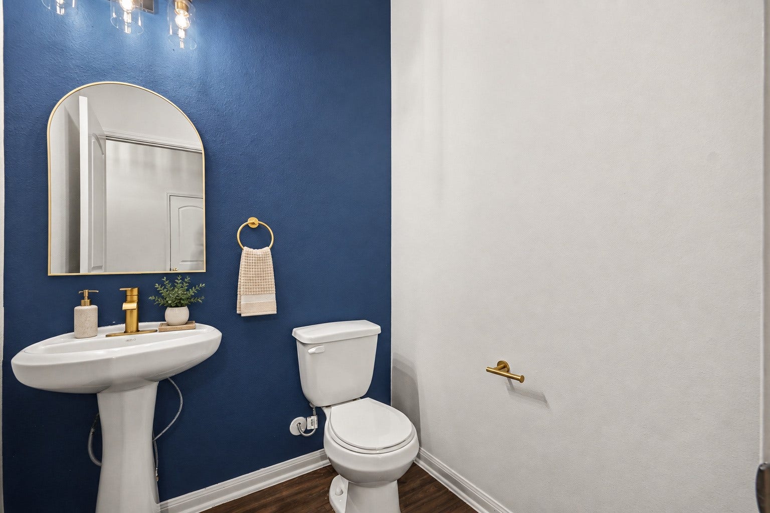 12027 Windage Drive, La Marque, TX 77568 12027 Windage Drive, La Marque, TX 77568