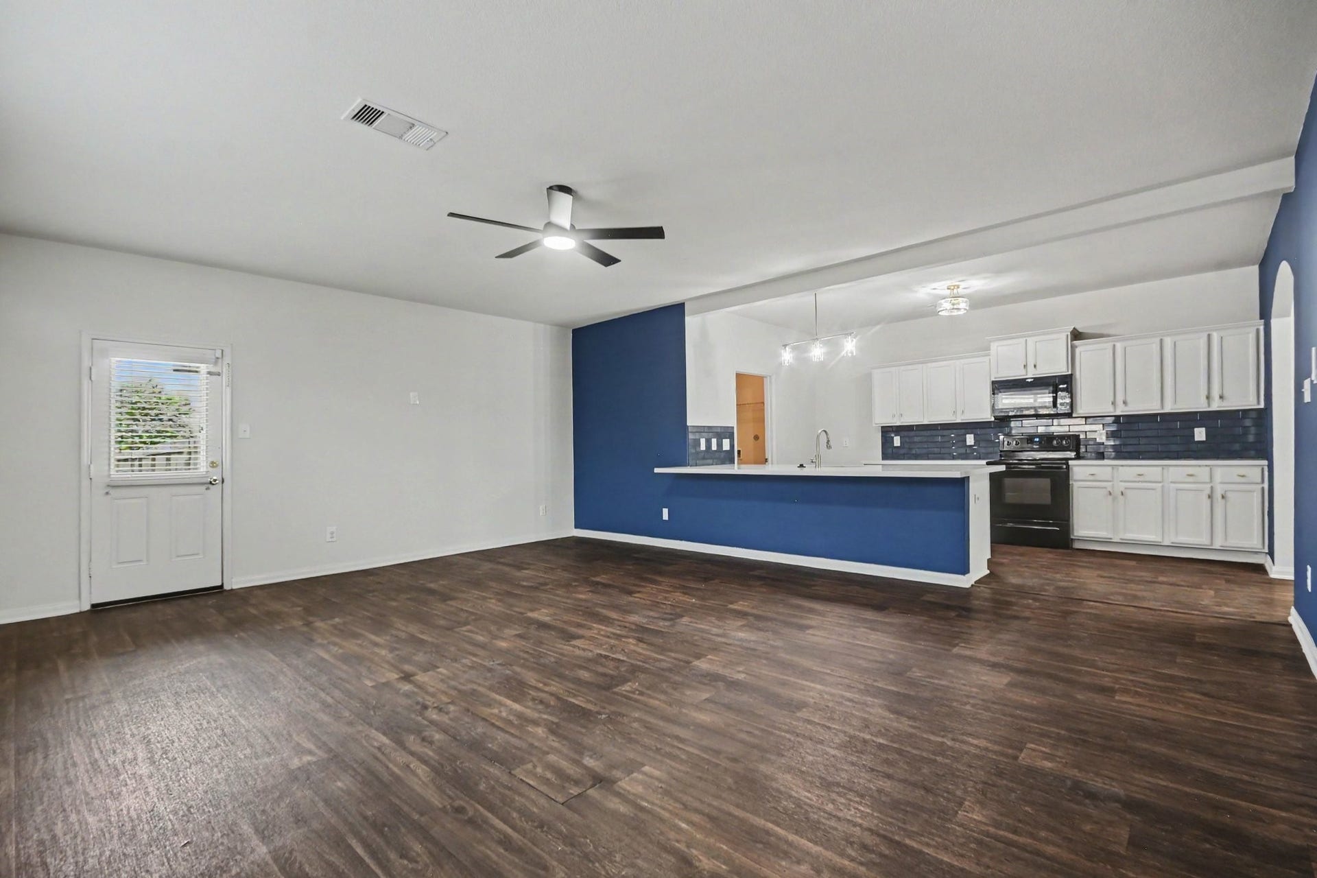 12027 Windage Drive, La Marque, TX 77568 12027 Windage Drive, La Marque, TX 77568