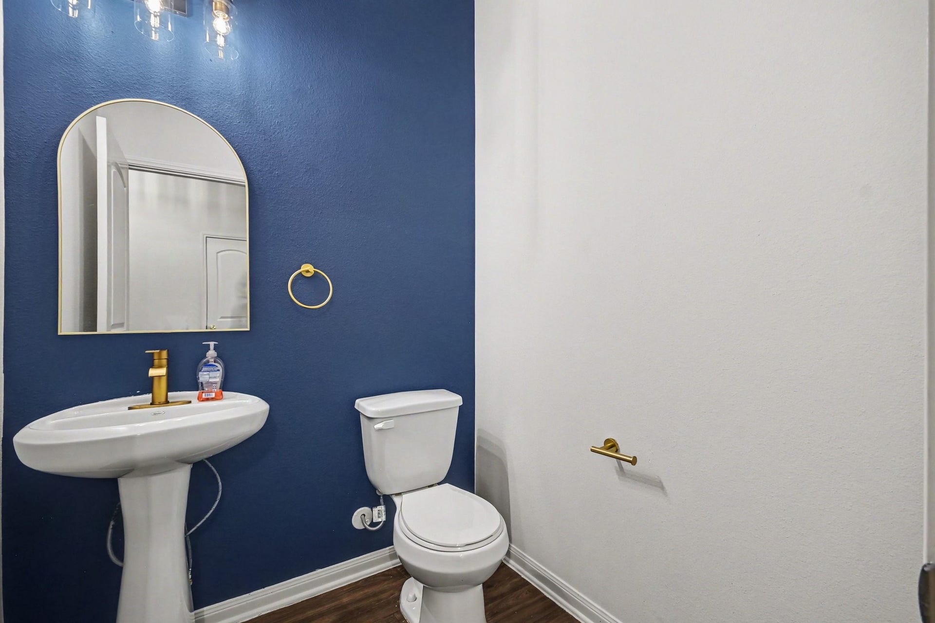 12027 Windage Drive, La Marque, TX 77568 12027 Windage Drive, La Marque, TX 77568