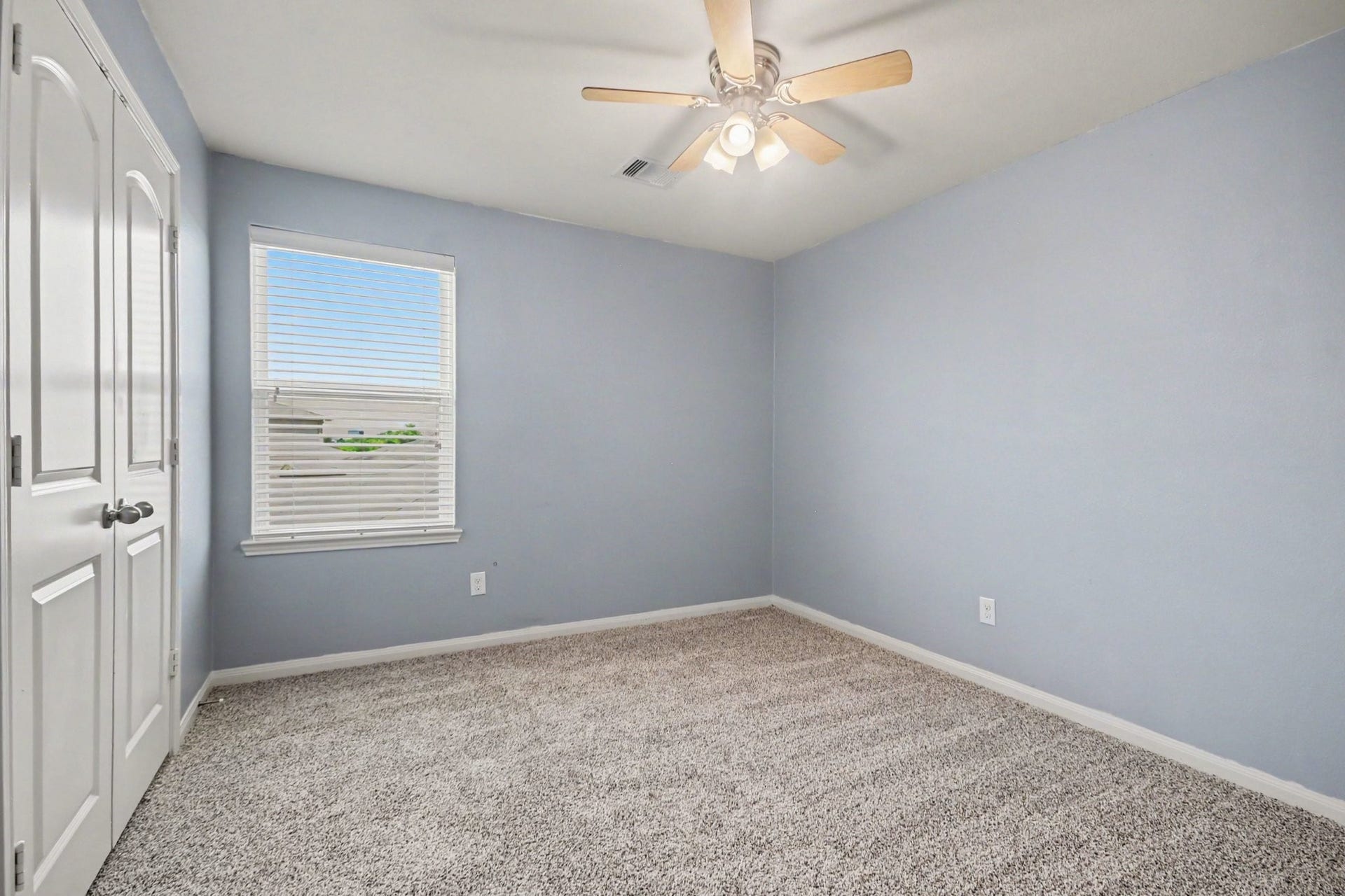 12027 Windage Drive, La Marque, TX 77568 12027 Windage Drive, La Marque, TX 77568
