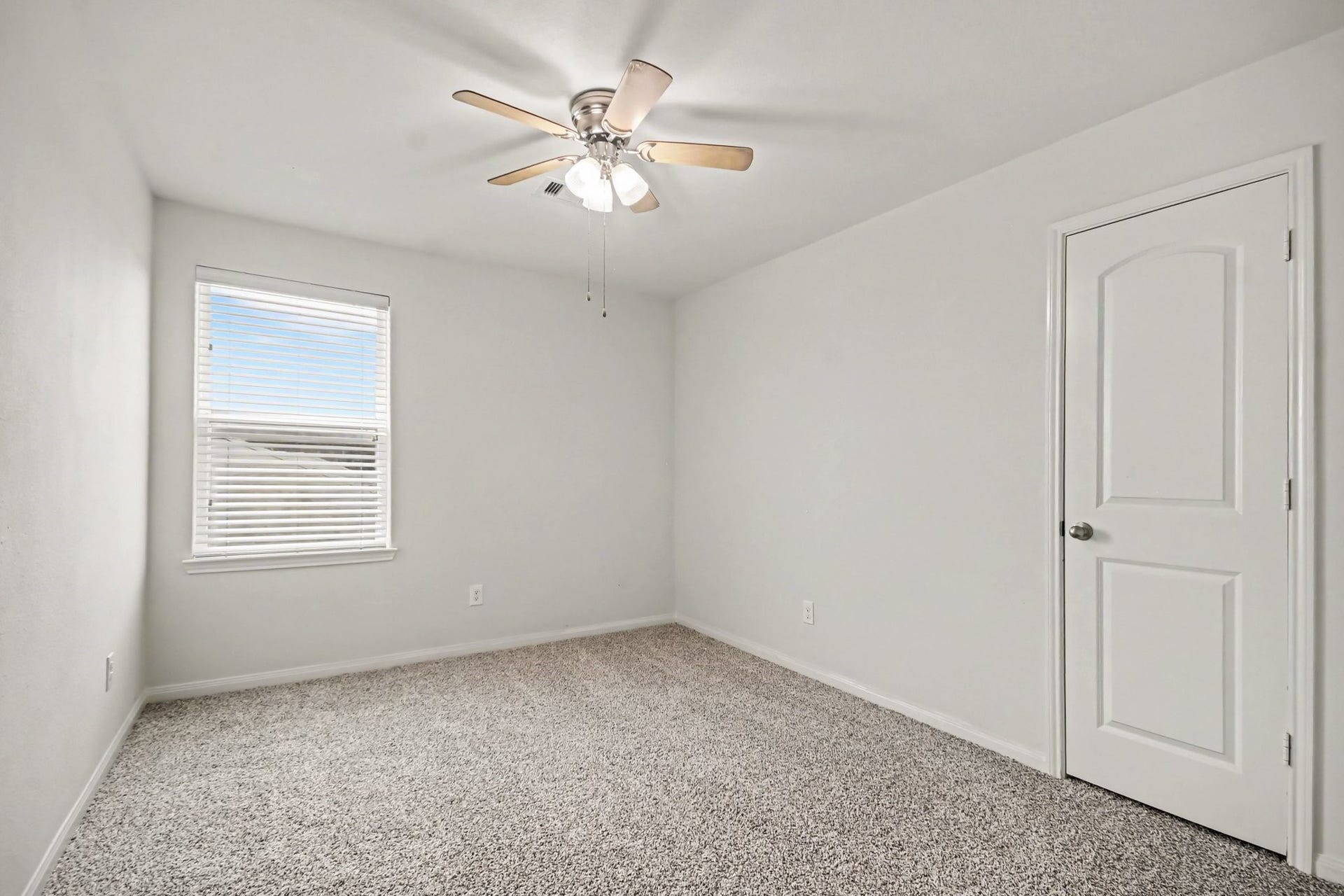 12027 Windage Drive, La Marque, TX 77568 12027 Windage Drive, La Marque, TX 77568
