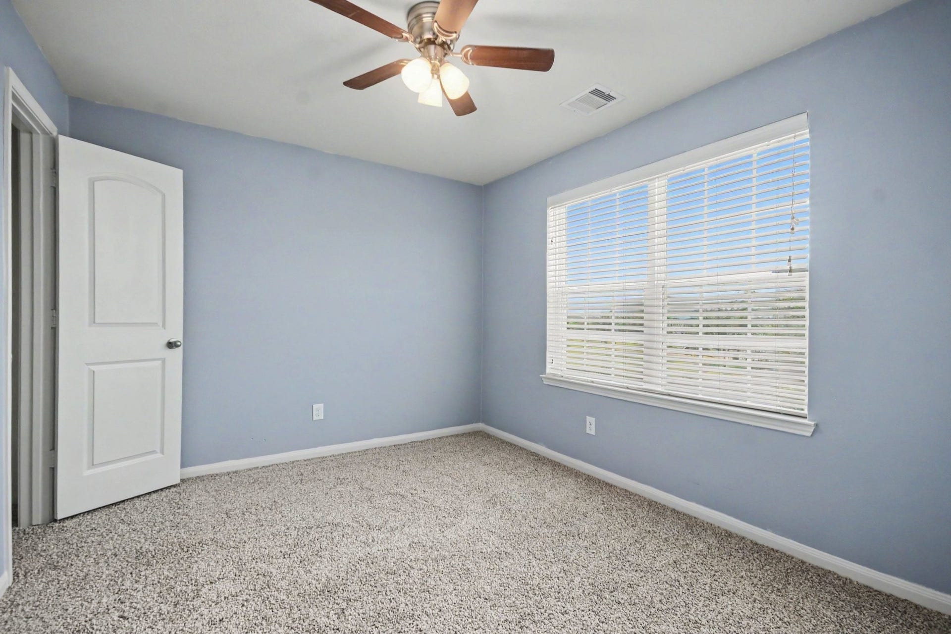12027 Windage Drive, La Marque, TX 77568 12027 Windage Drive, La Marque, TX 77568