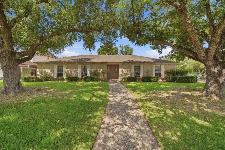 Property photo for 2902 Robinson Road, Missouri City, TX