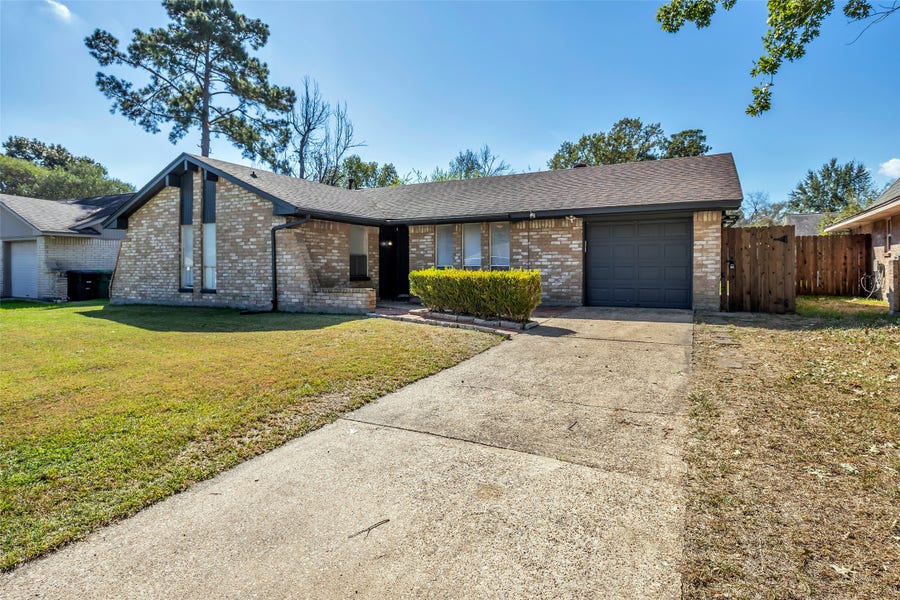 Property photo for 2530 Meandering Trail, Houston, TX