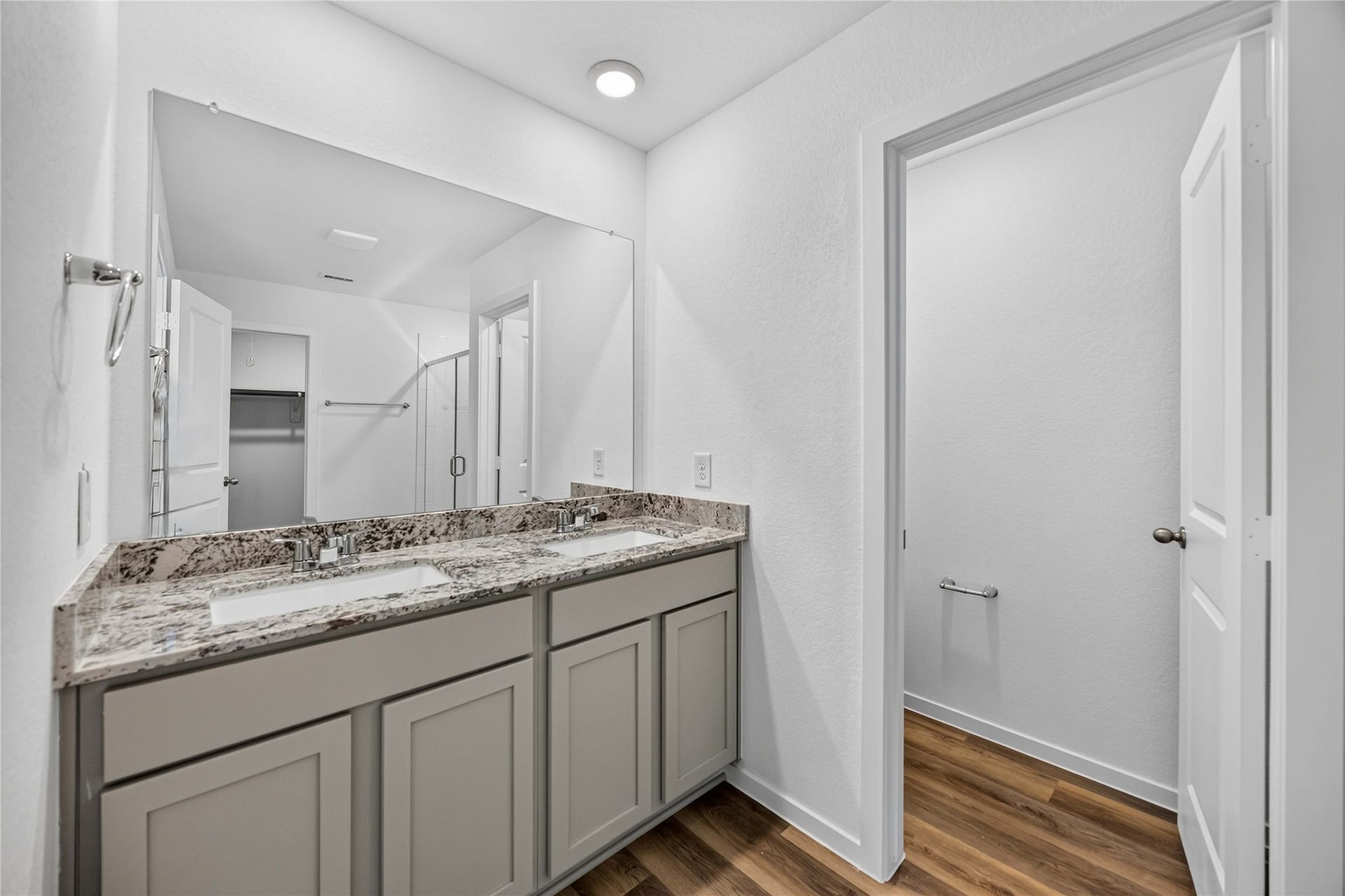 5108 Greengrass Willow Way, Houston, TX 77048 5108 Greengrass Willow Way, Houston, TX 77048