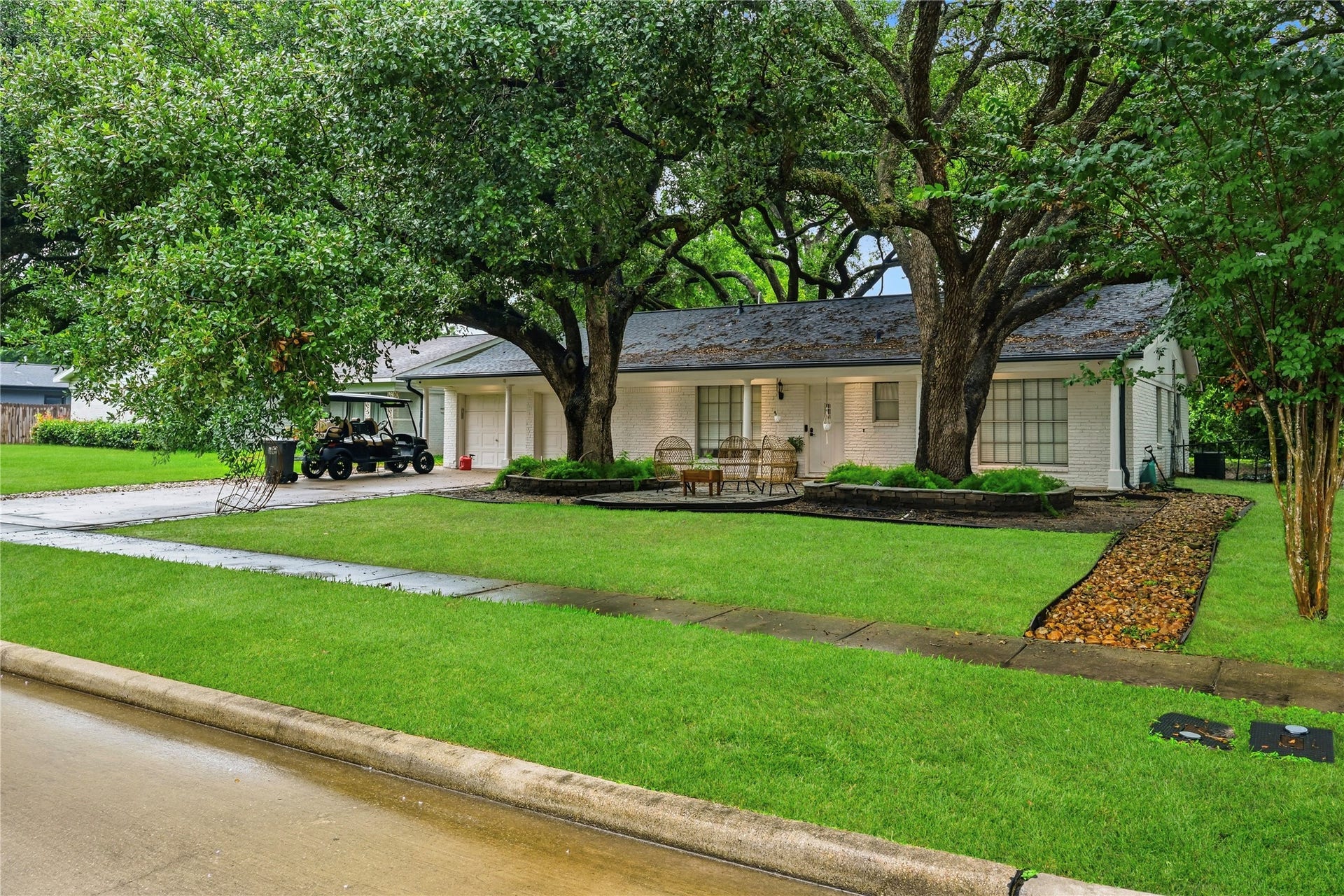 15810 Acapulco Drive, Jersey Village, TX 77040 Charming exterior that makes a strong first impression