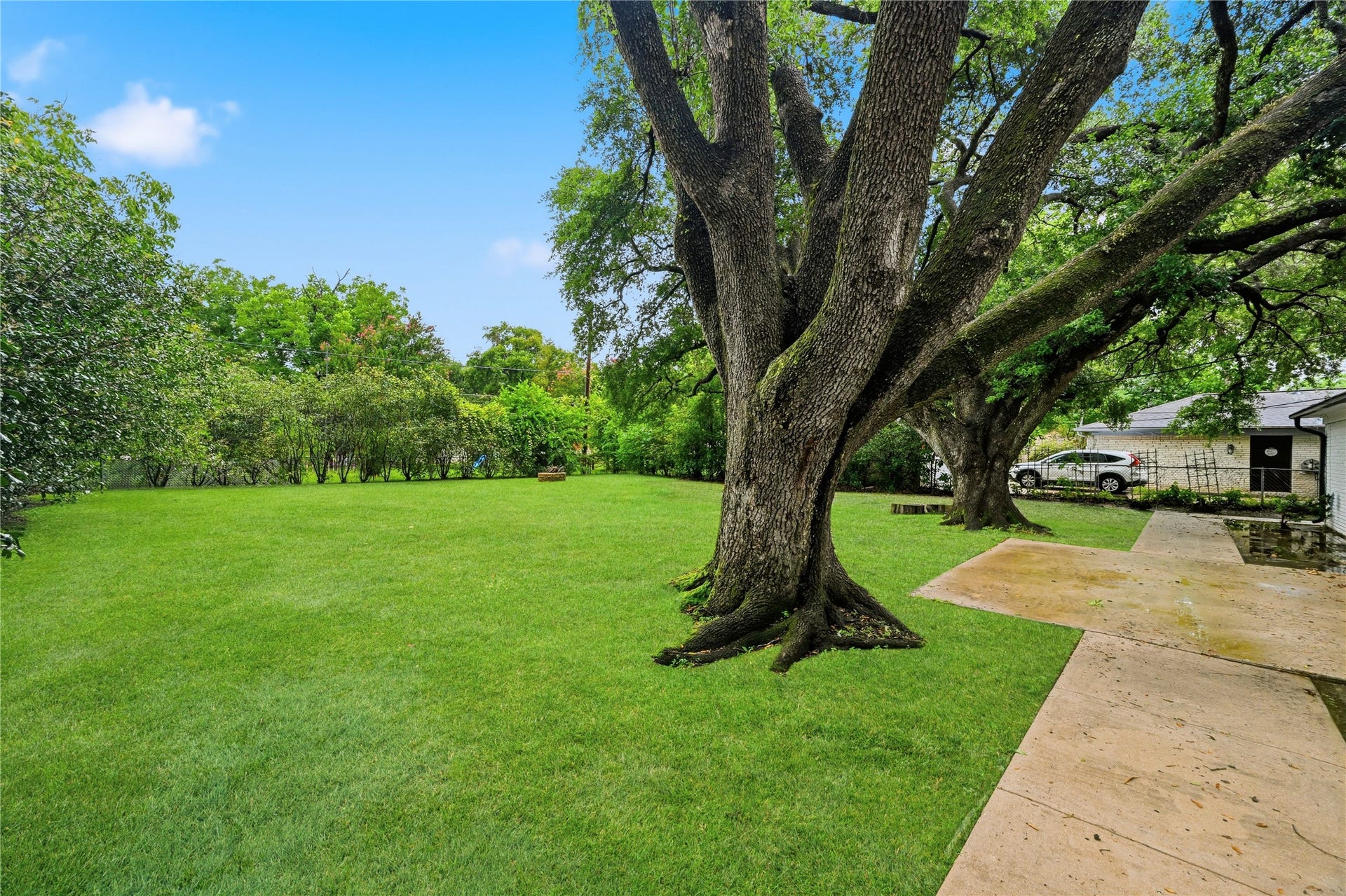 15810 Acapulco Drive, Jersey Village, TX 77040 Spacious backyard perfect for entertaining!
