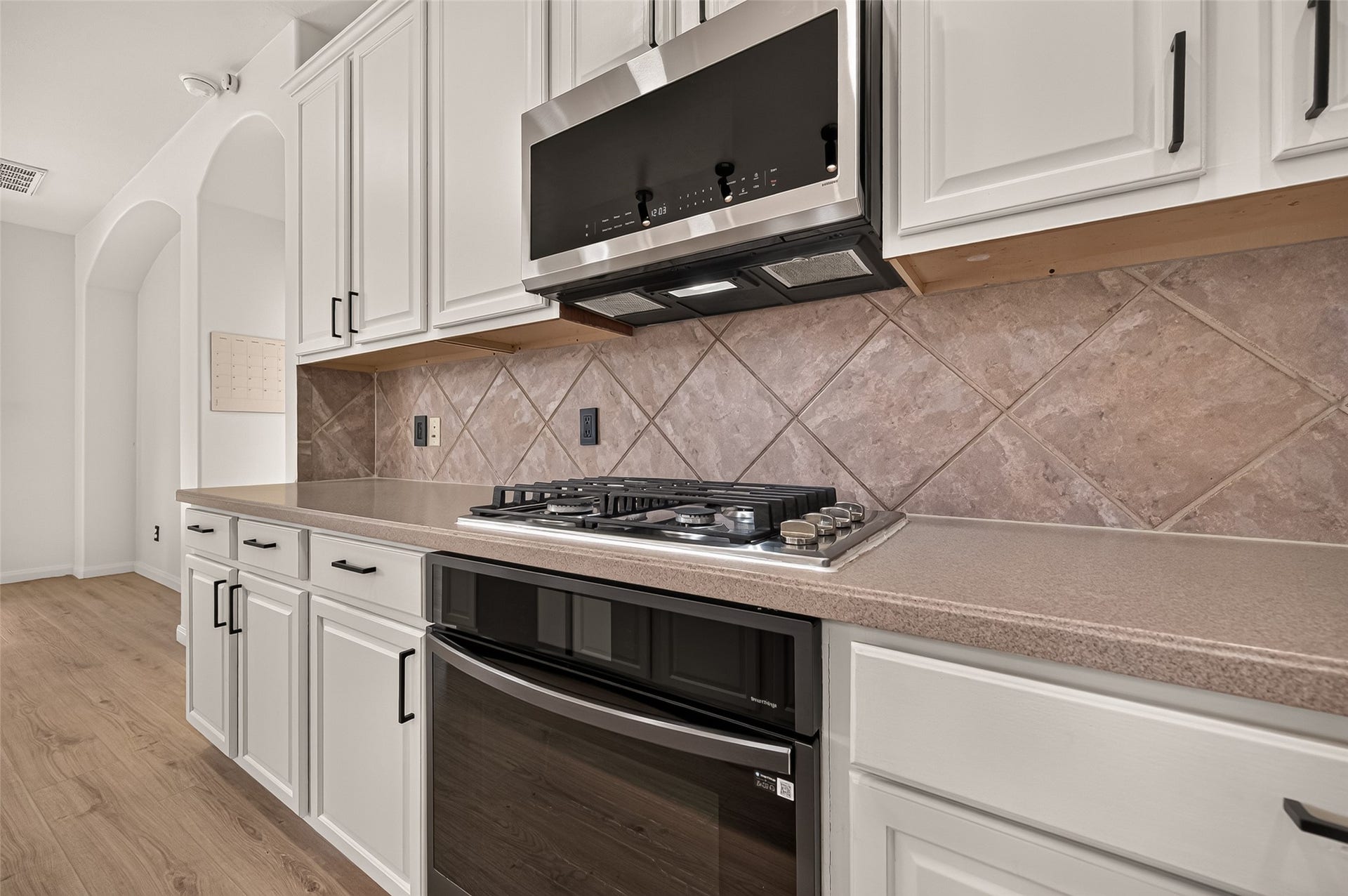 5434 Carta Valley Lane, Richmond, TX 77469 Gas cooktop