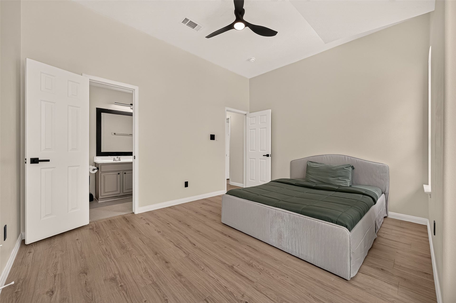 5434 Carta Valley Lane, Richmond, TX 77469 3rd Bedroom with Bathroom