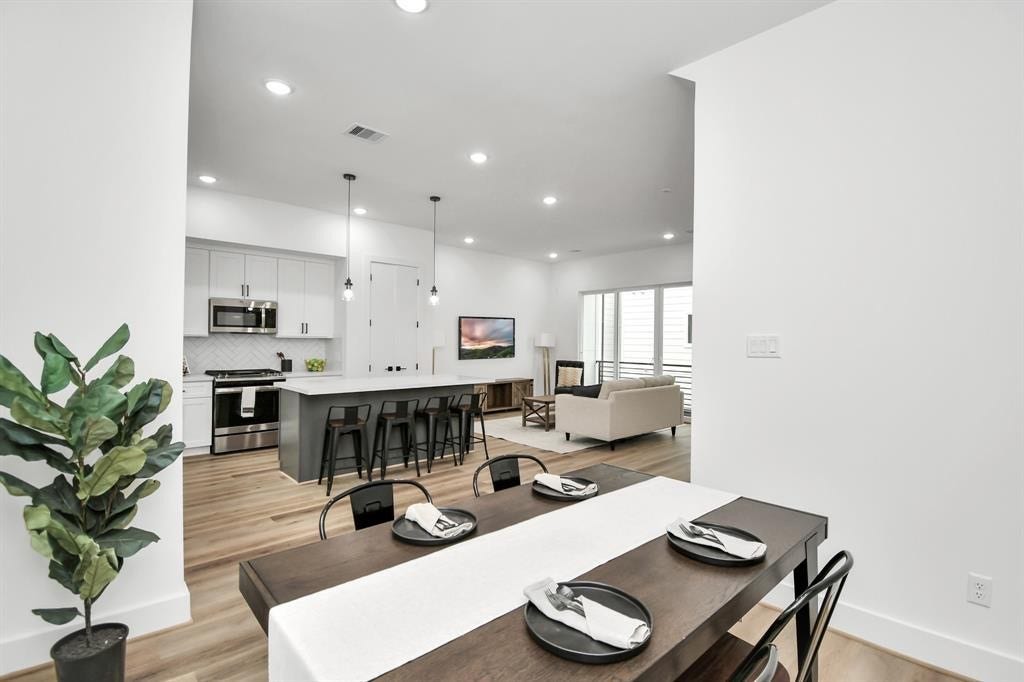 4804 Elysian Street, #D, Houston, TX 77009 4804 Elysian Street, #D, Houston, TX 77009