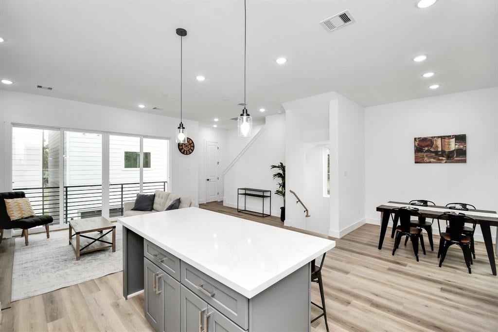 4804 Elysian Street, #D, Houston, TX 77009 4804 Elysian Street, #D, Houston, TX 77009
