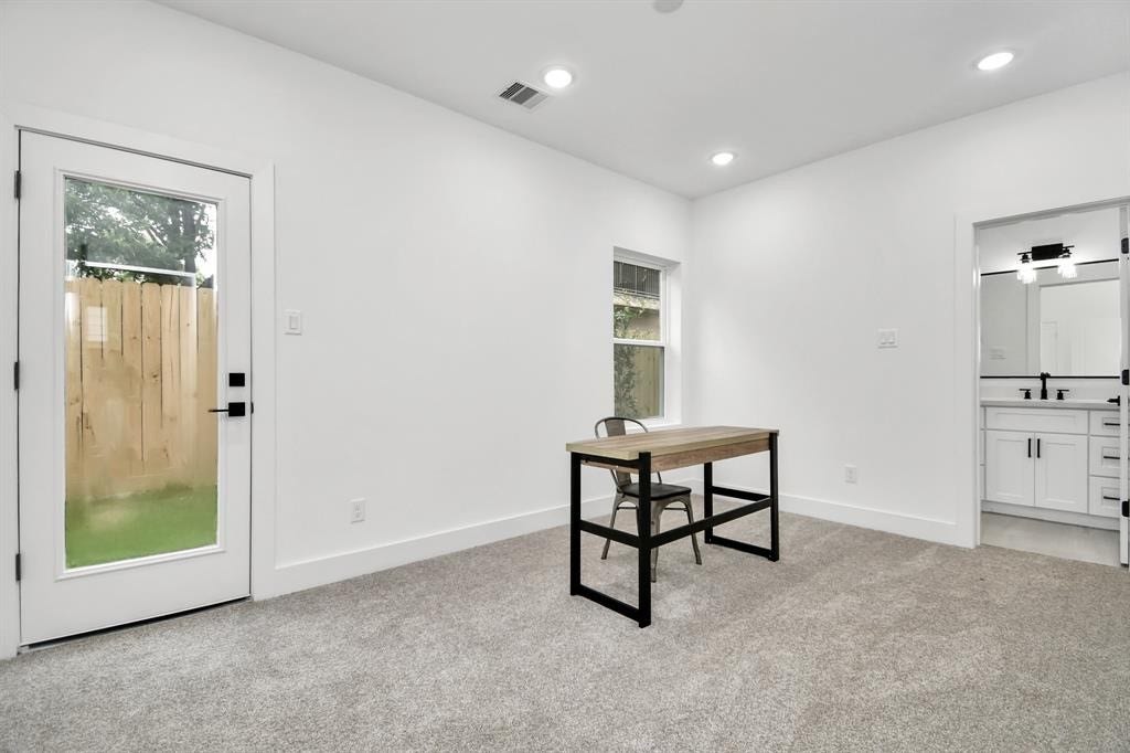 4804 Elysian Street, #D, Houston, TX 77009 4804 Elysian Street, #D, Houston, TX 77009