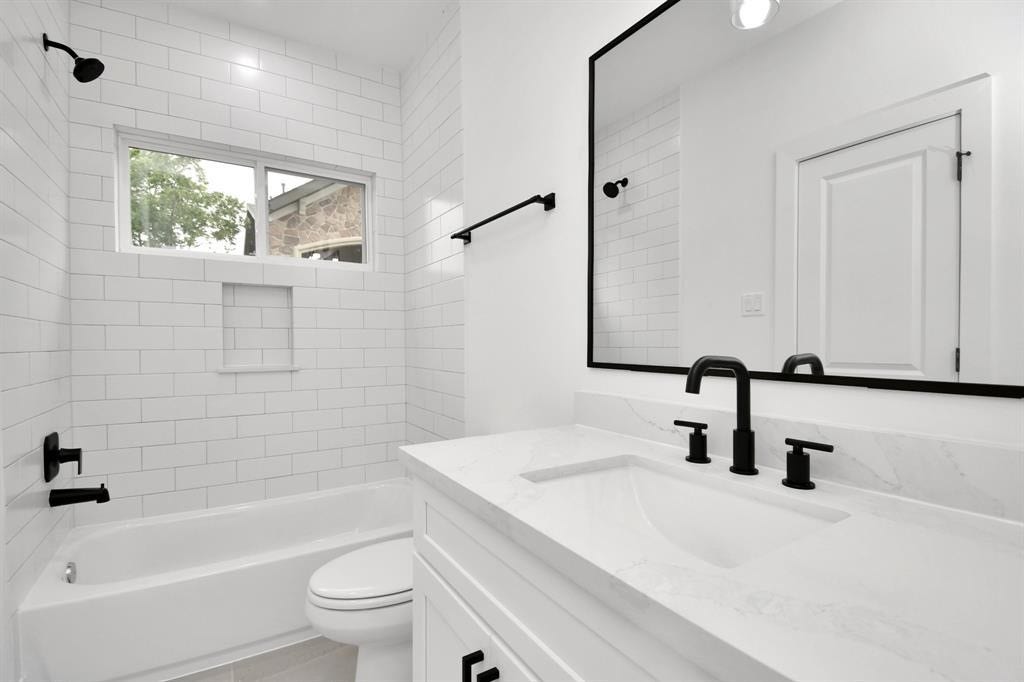 4804 Elysian Street, #D, Houston, TX 77009 4804 Elysian Street, #D, Houston, TX 77009