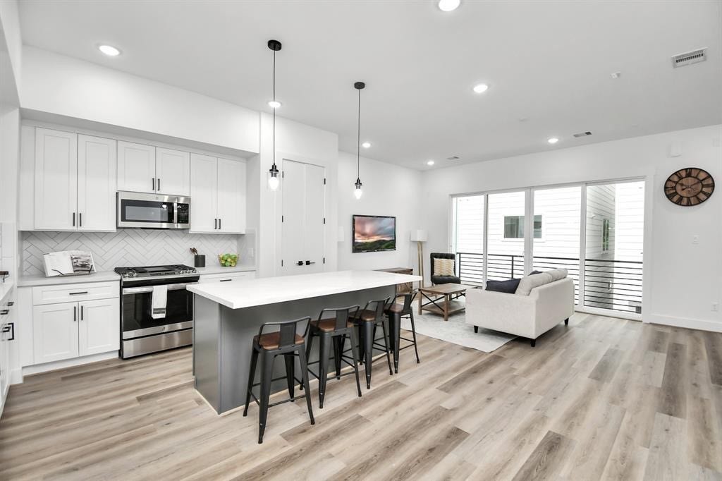 4804 Elysian Street, #D, Houston, TX 77009 4804 Elysian Street, #D, Houston, TX 77009