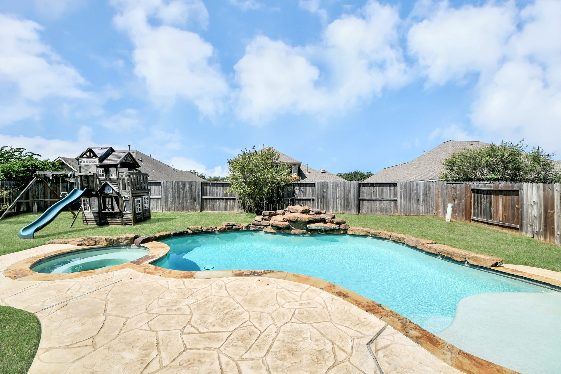 9422 Brannok Lane, Tomball, TX 77375 9422 Brannok Lane, Tomball, TX 77375