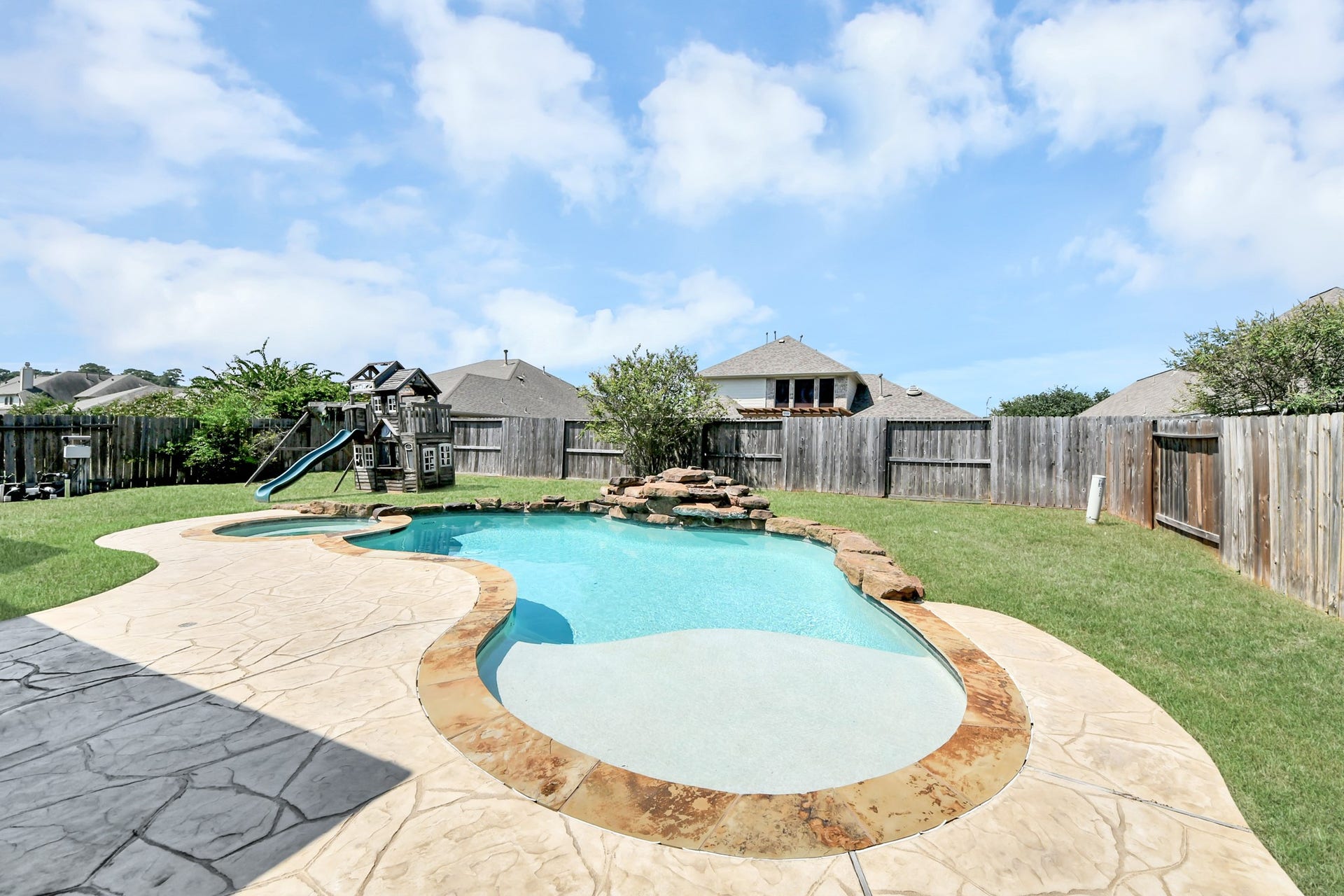 9422 Brannok Lane, Tomball, TX 77375 9422 Brannok Lane, Tomball, TX 77375