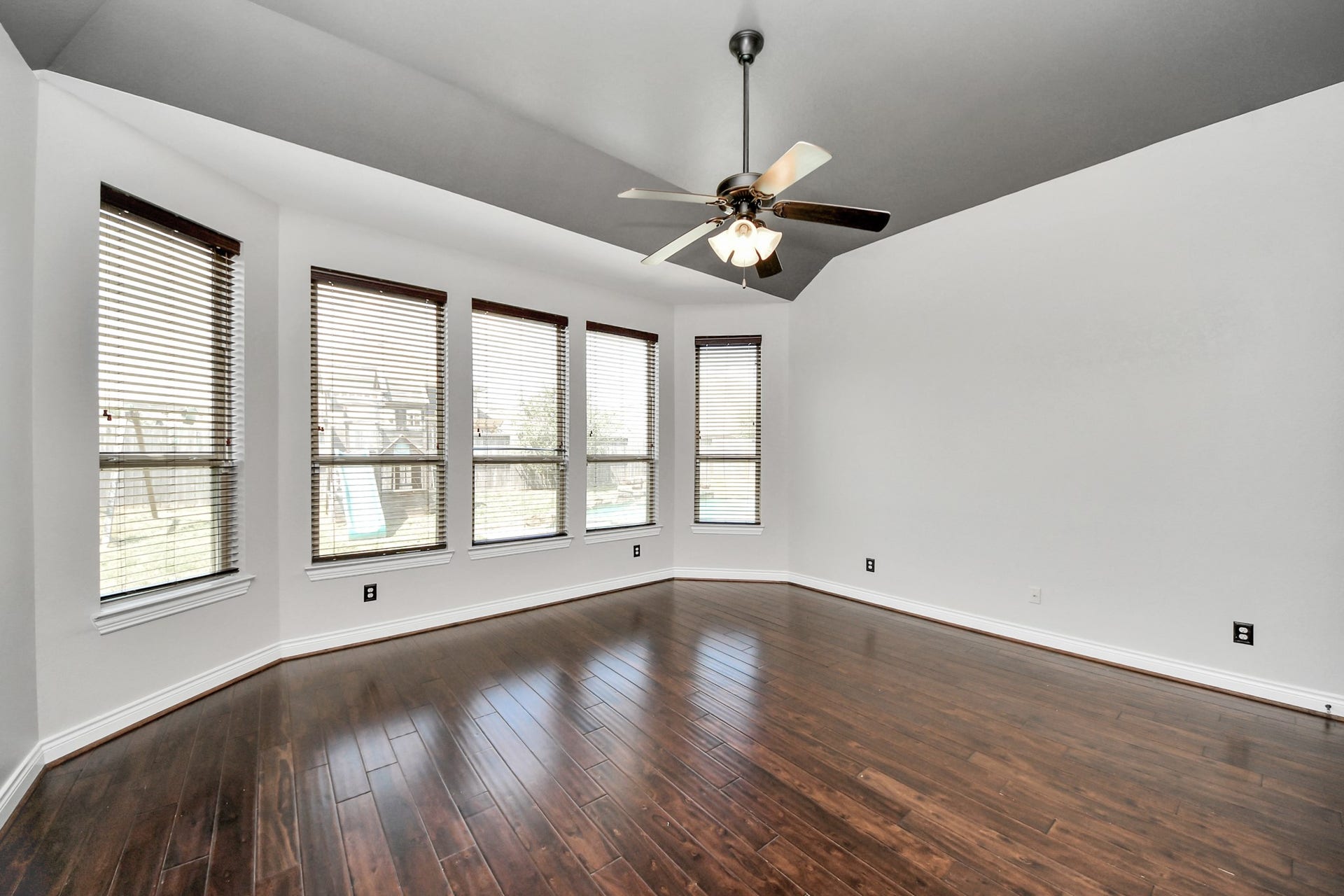 9422 Brannok Lane, Tomball, TX 77375 9422 Brannok Lane, Tomball, TX 77375